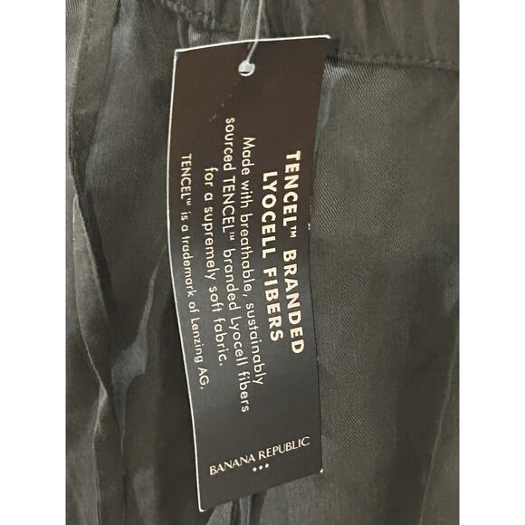 NWT Banana Republic Tencel Soft Olive Green Cargo Pants Women's size M - Picture 5 of 5